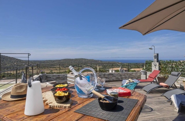 Villa Les 2 F, plage de Losari - Belgodère