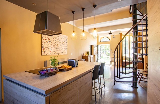 Villa Lorette - Seven Bedroom Villa, Sleeps 15