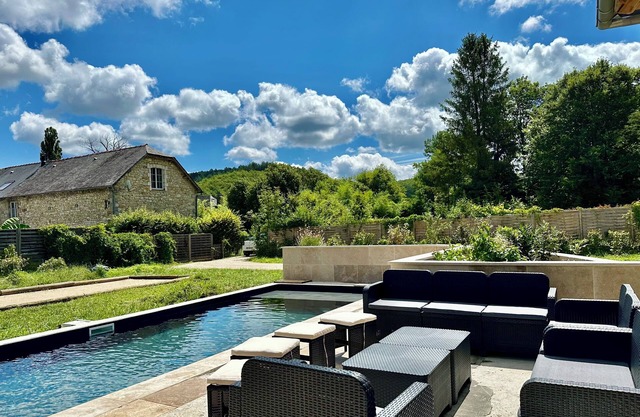Villa Lucéo 8 pers. Private swimming pool Dordogne near Sarlat.