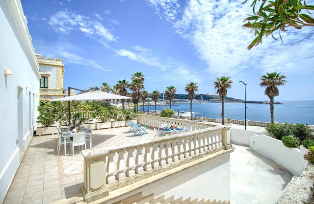 Villa Lucia - Three Bedroom House, Sleeps 5