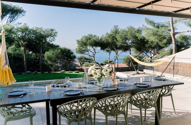 Villa Marcam in Sanary-sur-Mer/Sea view/Beach 200 m/Heated pool/Paddle