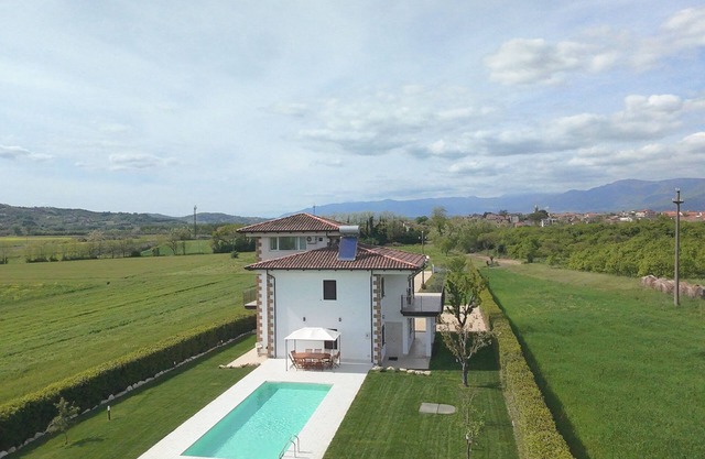 Villa Mariarosaria- Country House with Pool