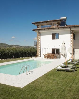 Villa Mariarosaria- Dimora di campagna con Piscina
