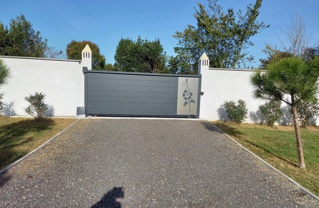 VILLA MEDOC OCEAN WITH SWIMMING POOL