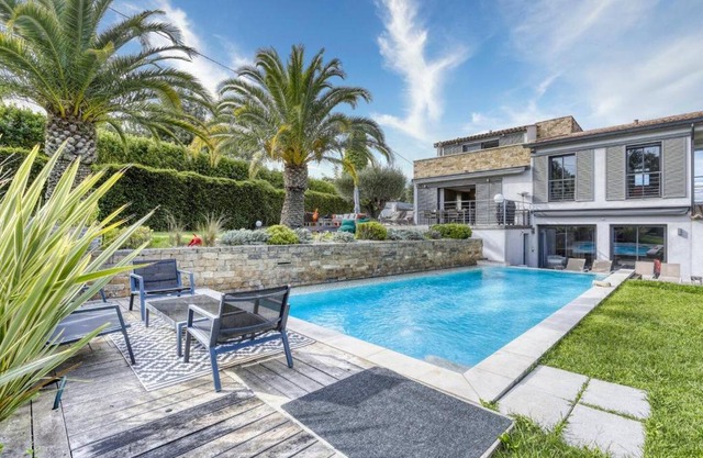 Villa Moderne avec Piscine et jardin