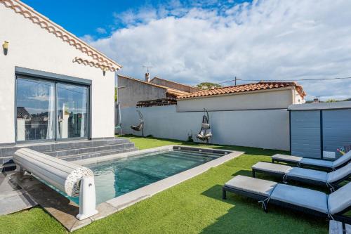 Villa moderne avec piscine privée et espace extérieur à Le Rove
