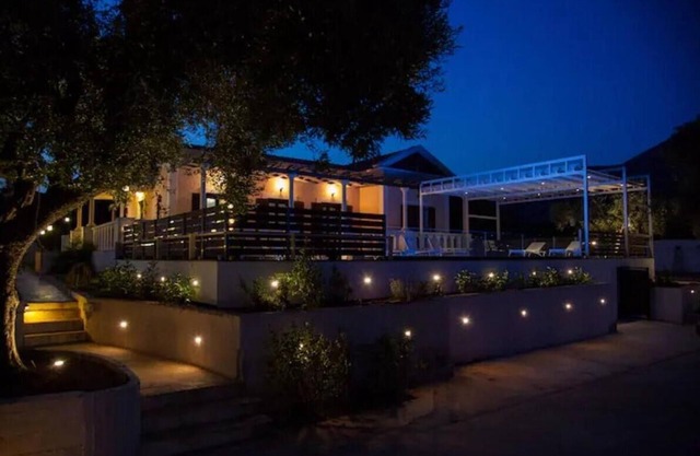 Villa 'Moustakias' with Mountain View, Wi-Fi and Air Conditioning