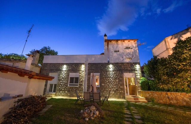 Villa Near The Beach (125m²) 2-7 Guests