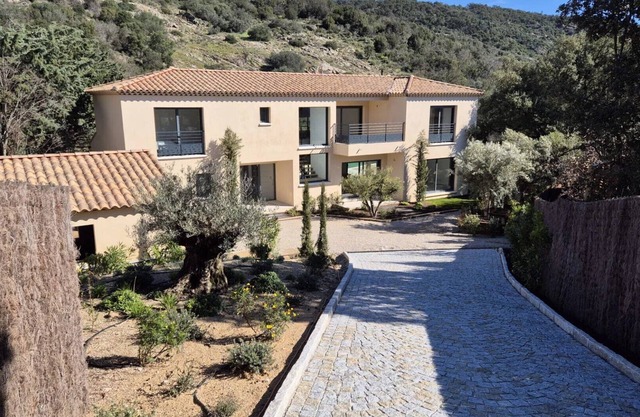 VILLA NEUVE LES PRES