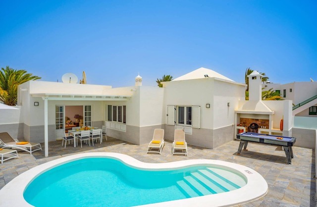 Villa Olivina 2 by Villa Plus