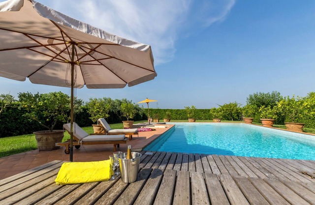 Villa Pallina with Pool, Massarosa, Italy
