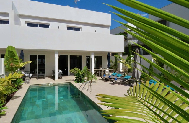 Villa Palm Breeze
