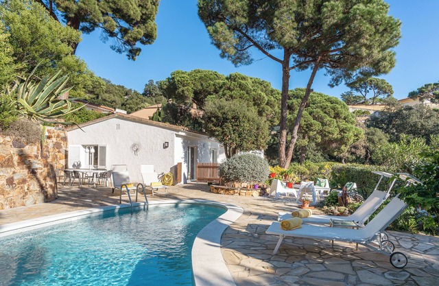 Villa 'Palmera' with Wi-Fi