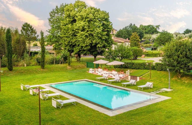 Villa Papari, Smart Convenient Farmhouse on the Lucca Hills