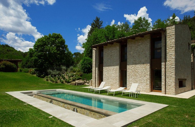 Villa Parco del Principe, ancient hillside house