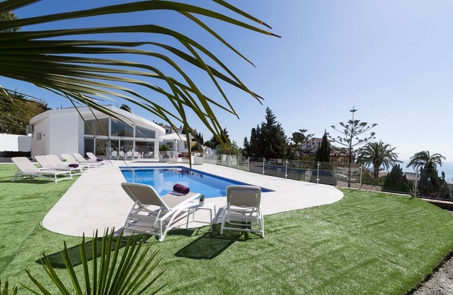 Villa Plata - Brand new luxury villa with heated pool and amazing views