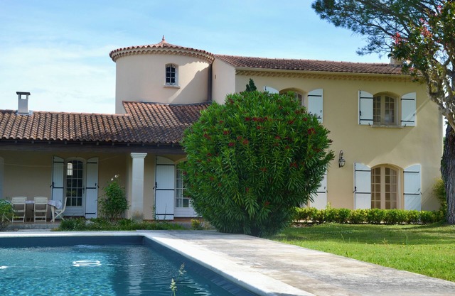 Villa Pour 8 Personnes Avec Piscine à Eyragues Proche St Rémy de Provence