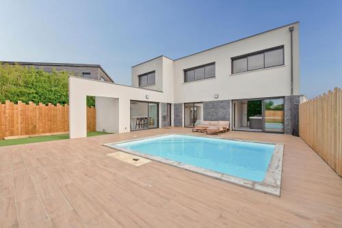 Villa pour 9 - Piscine chauffée - Jacuzzi