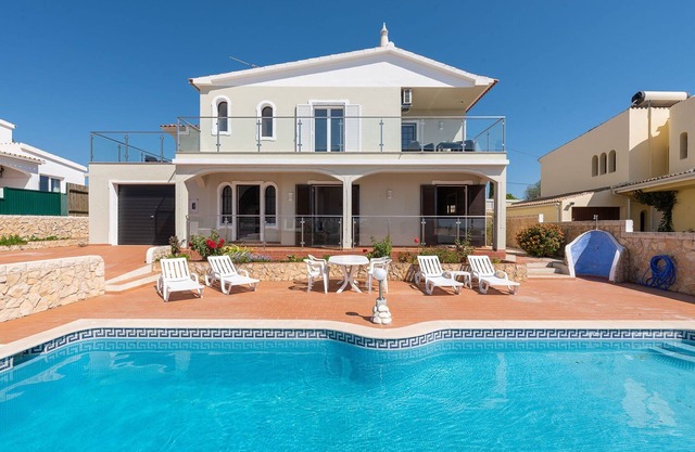 Villa Quinta Jolu - 4 Bed private Villa with pool close to shopping and.