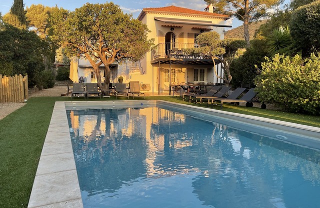 Villa Riviera with heated pool and sea view in Cavalaire-sur-Mer