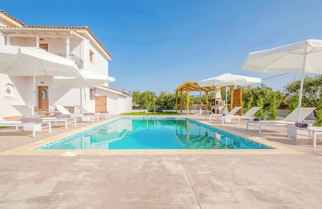 Villa Rodakinia - Five Bedroom Villa, Sleeps 10