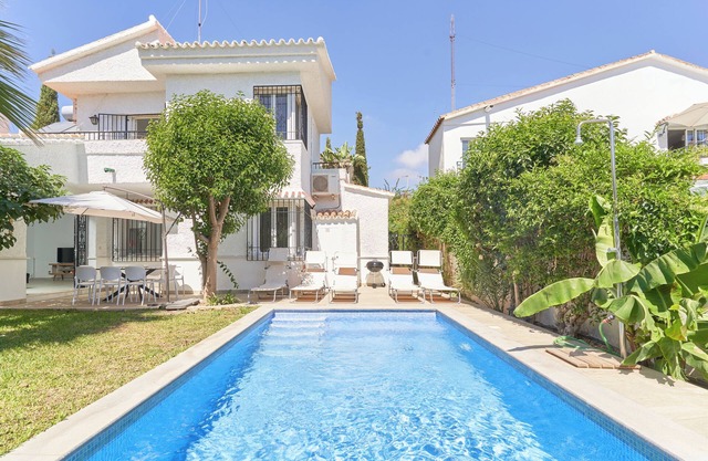 Villa 'Rodriguez Acosta 22' with Private Pool, Wi-Fi and Air Conditioning