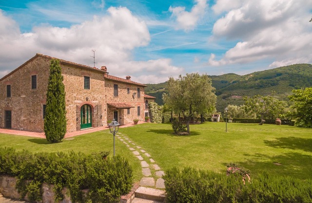 Villa Roncovisi by Fantasia Villas