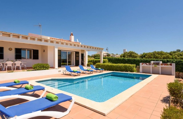 Villa Rose. Private swimming pool. Free AC & Wifi