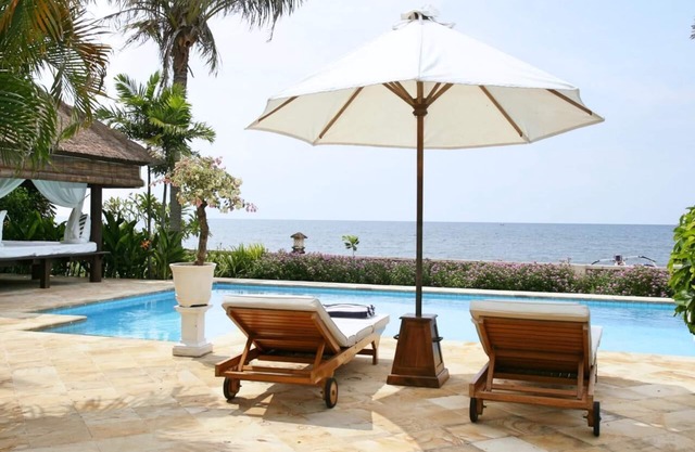 Villa Segara Indah, Lovina beach villa with private pool at - maximum 8 pers