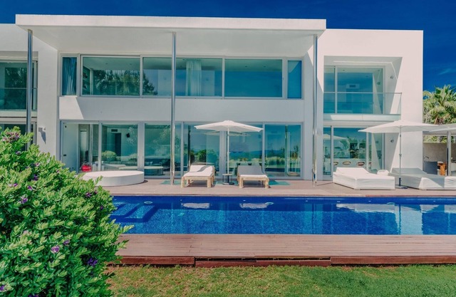 Villa Serenity - Six Bedroom Villa, Sleeps 12