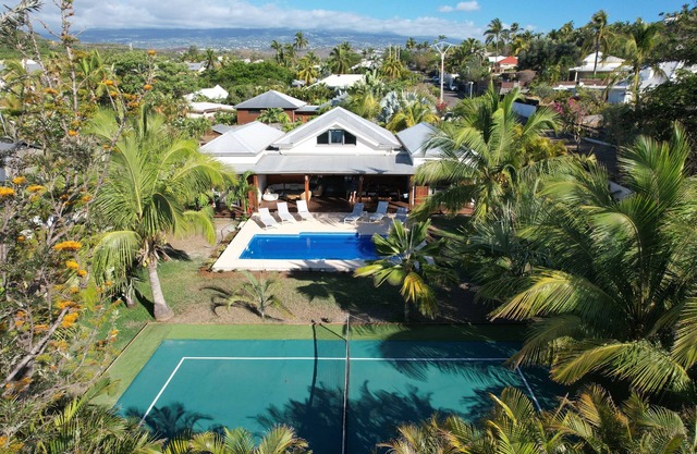 Villa SOLEMARIS 5* Saint-Gilles-les-Bain near beach, swimming pool and tennis court