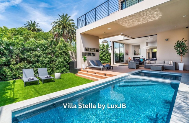 Villa Stella by LuxJB I 14 Guests 8 beds Best Location Heated Pool Gym