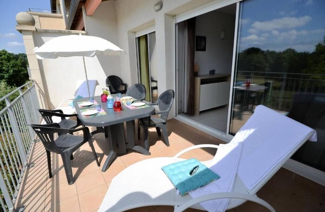 Villa-style Getaway: Apartments w/Terrace/Balcony, Kitchen, Seasonal Pool & BBQ