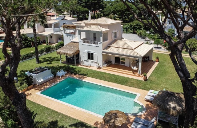 Villa Sunset,sleeps 9,heatable pool,walk to marina