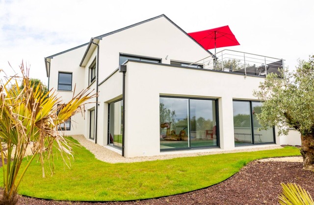 Villa Surcouf 5 stars - sea view - private pool and beach 200m away