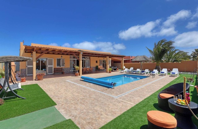 Villa Susi - Four Bedroom Villa, Sleeps 8