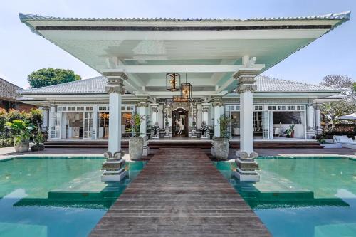 Villa Symphony White by BaliSuperHost