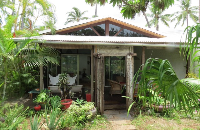 Villa 'TALITAKOUM to 80 meters from the beach and lagoon of the Saltworks baths