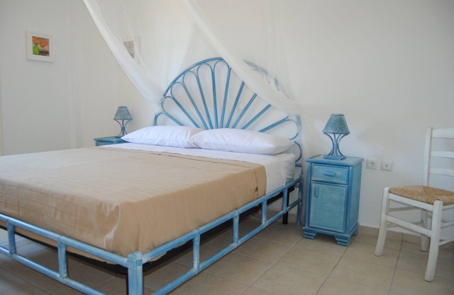 VILLA TATI STUDIOS APT2