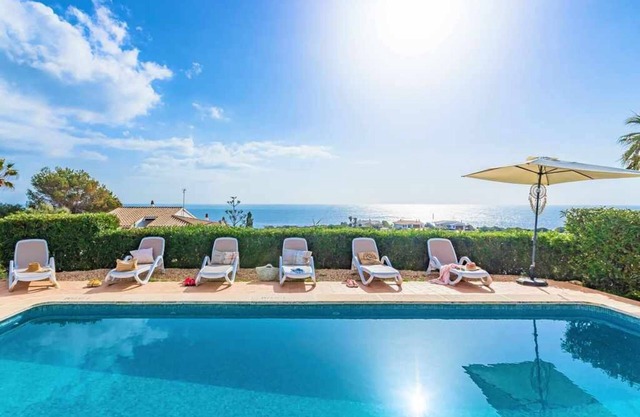 VILLA TURQUESA - Stylish large, bright villa near the beach, sea views