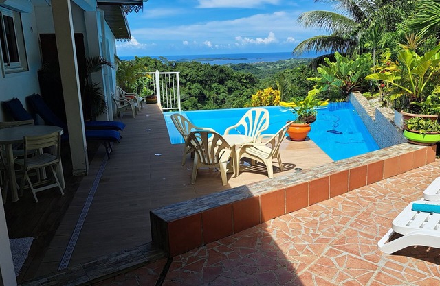 VILLA TYPE F4 SWIMMING POOL JACUZZI