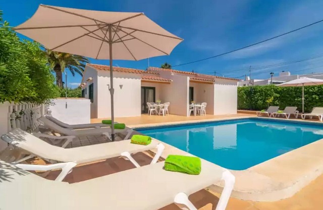 Villa Victoria - Apartment In Cala En Porter