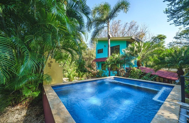 Villa Vida: Vibrant villa with jungle views