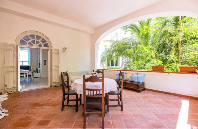 Villa Villari Terrace and Patio by NapoliApartments