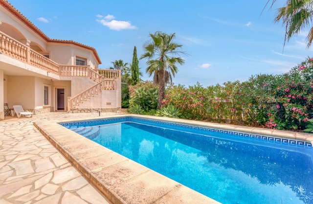 Villa 'Vista 28' with Sea View, Wi-Fi and Air Conditioning