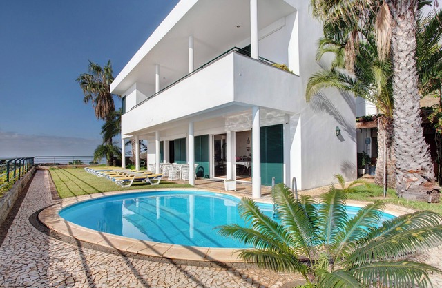 Villa "Vivenda Belo Horizonte" with Sea View, Pool & Wi-Fi