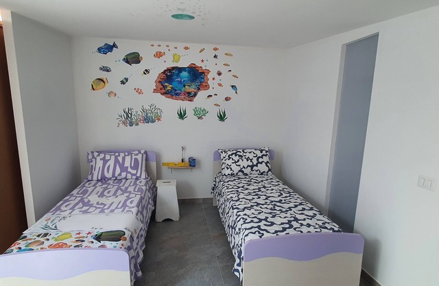 Villa with apartment and big garden share