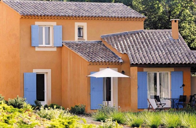 Villa with dishwasher, close to Village