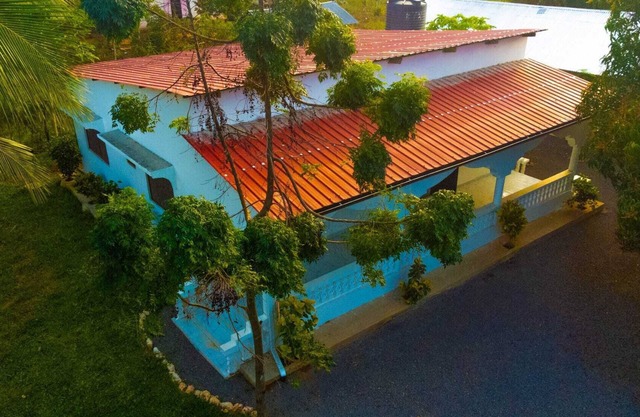 Villa with Free Wifi&Parking, Smart TV, Hot Shower, House Keeping