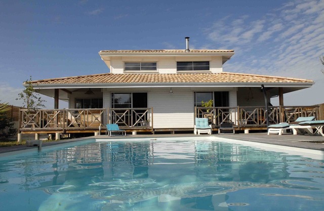 Villa * with heated pool, along the Bassin d'Arcachon, near beaches